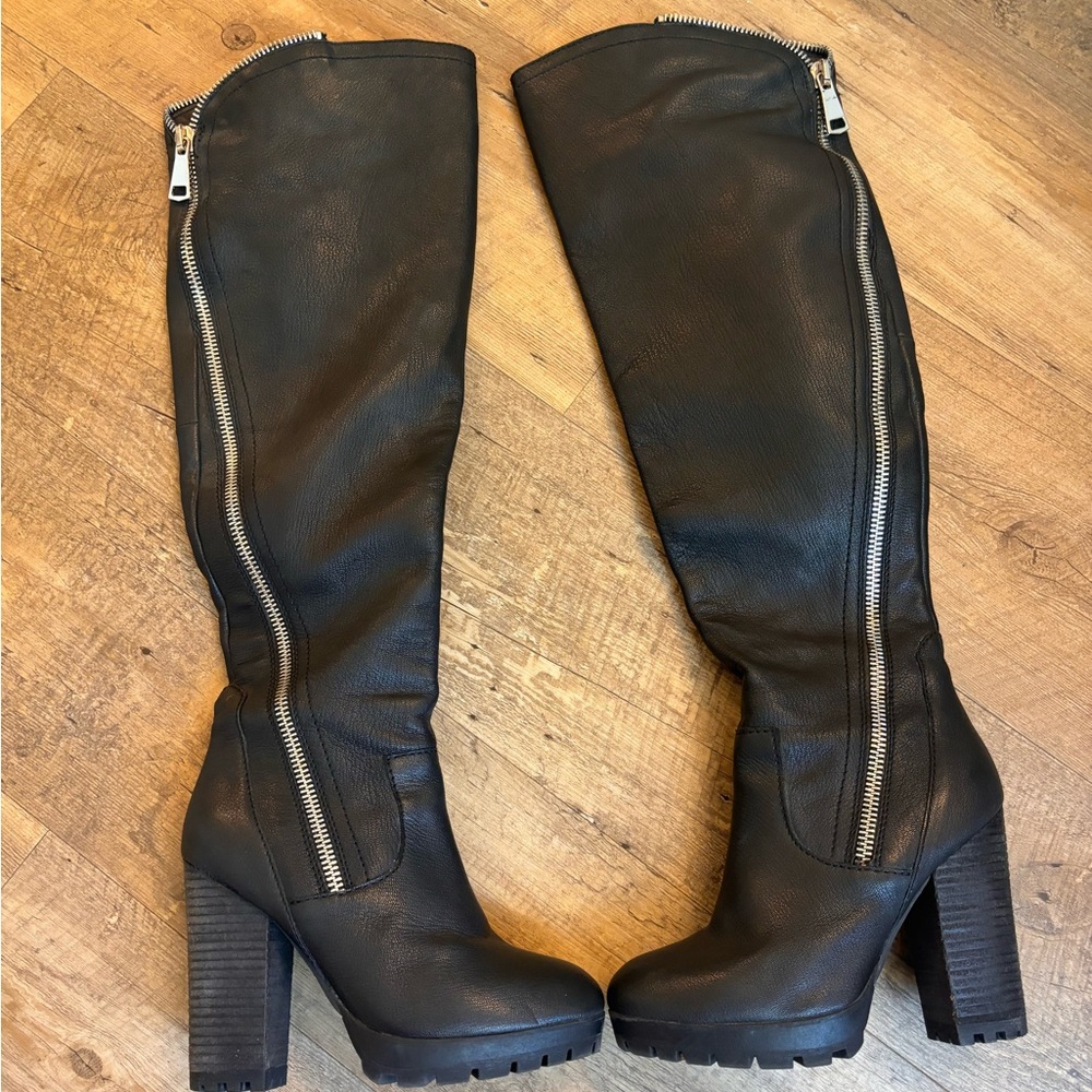 Steve Madden size 7 Women's Black High Heel Knee Boots with Silver Zipper